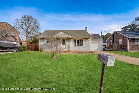 49 Adamston Dr, Brick, NJ 08723