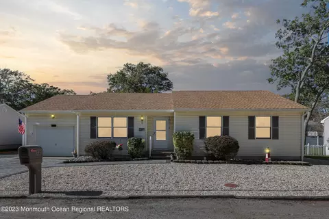 520 Beach Ave, Beachwood, NJ 08722