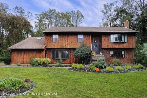 2082 Church Rd, Toms River, NJ 08753
