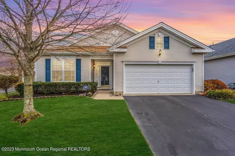 1 Miles Pond Pl, Barnegat, NJ 08005