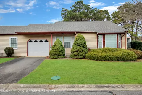 9 Ardsley Ave # C, Whiting, NJ 08759