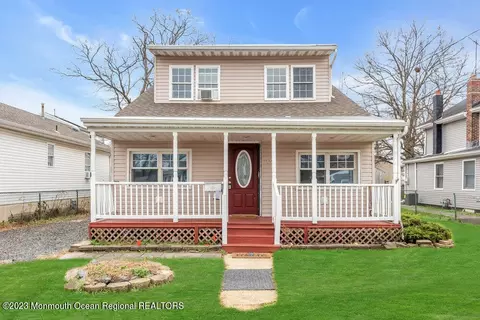 12 Saint James Pl, Keansburg, NJ 07734