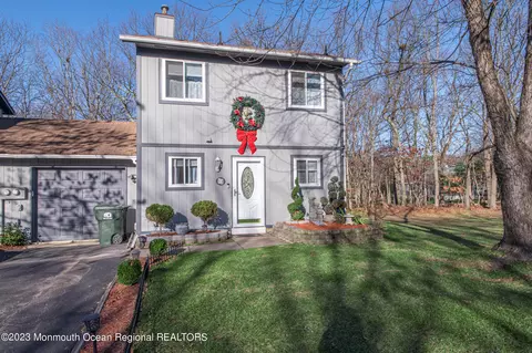 12 Pelican Rd #1000, Howell, NJ 07731