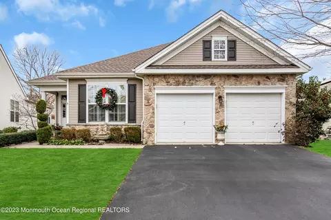 6 Headwaters Pl, Barnegat, NJ 08005