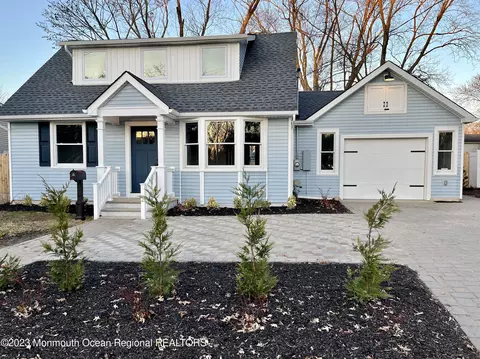 33 New Brunswick Ave, Matawan, NJ 07747