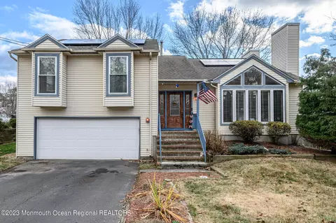 89 Friendship Rd, Howell, NJ 07731