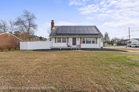 1000 Burnside St, Toms River, NJ 08757