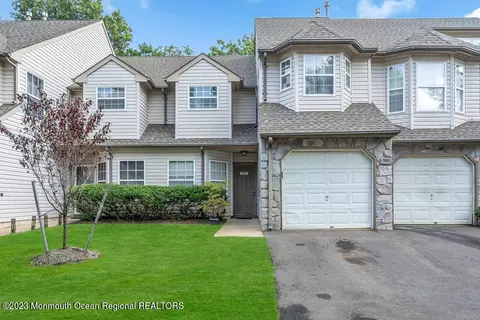 2102 Grassy Hollow Dr, Toms River, NJ 08755
