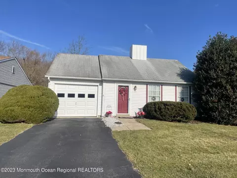 25 Leighton Ln, Manchester, NJ 08759