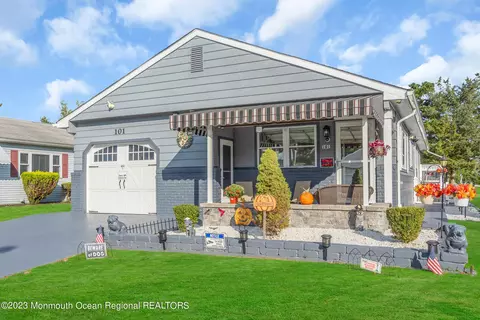 101 Cabrillo Blvd, Toms River, NJ 08757