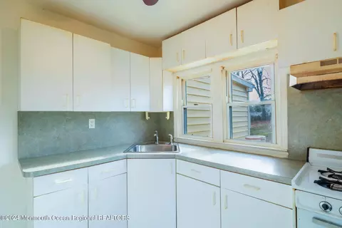 18 E 2nd St, Howell, NJ 07731 photo 4