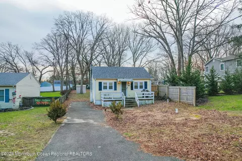 18 E 2nd St, Howell, NJ 07731 photo 17