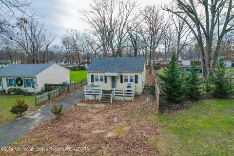 18 E 2nd St, Howell, NJ 07731 photo 20