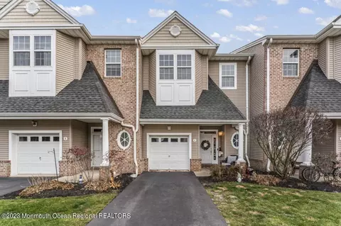 6 Island Breeze Ct, Manahawkin, NJ 08050