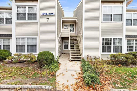 209 Meadow Ridge Rd, Galloway, NJ 08205
