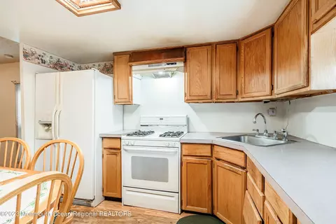 21 Larisa Ln, Jackson, NJ 08527 photo 9