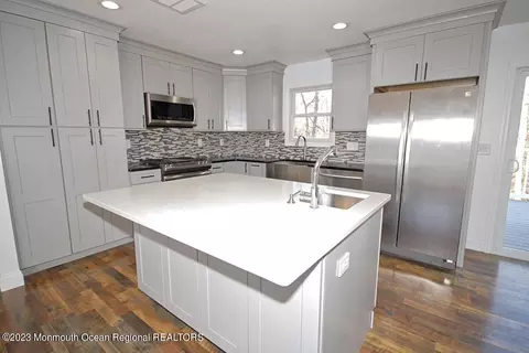 43 Eric Dr, Howell, NJ 07731 photo 3