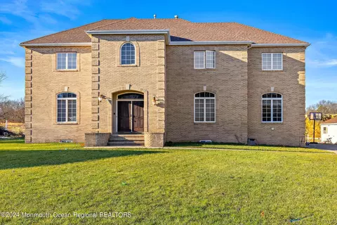 12 Gefen Dr, Lakewood, NJ 08701