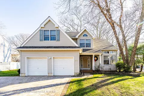 200 Emerson Ct, Toms River, NJ 08753