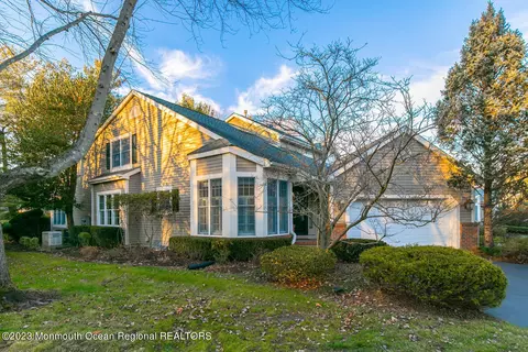 23 Old Farm Rd, Little Silver, NJ 07739