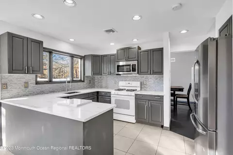 317 Forrest Ave, Lanoka Harbor, NJ 08734