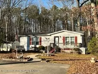 15 Rose Dr, Jackson, NJ 08527