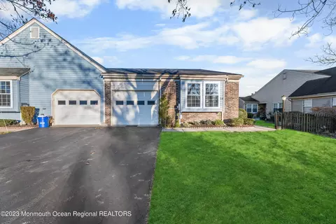 16 Patrick Henry Ct # A, Monroe, NJ 08831