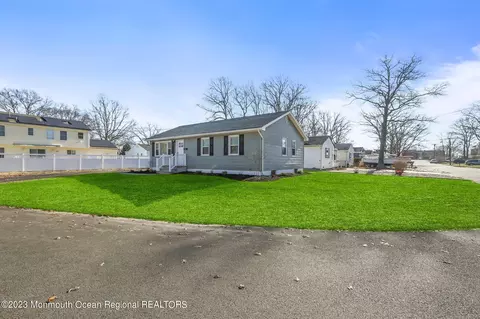 3120 Cambridge Dr, Point Pleasant, NJ 08742