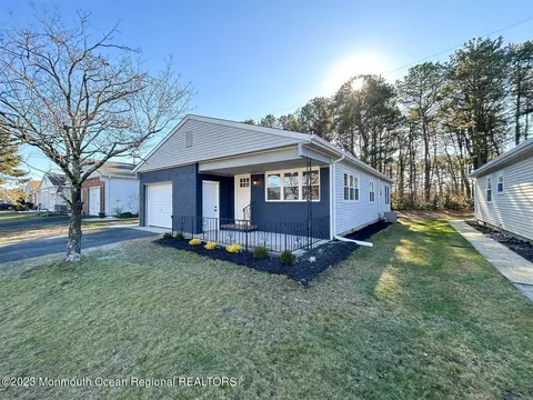 79 San Carlos St, Toms River, NJ 08757