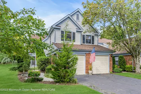 181 Old Orchard Ln, Ocean, NJ 07712
