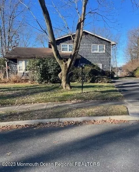 30 Tuscarora Cir, Old Bridge, NJ 08857
