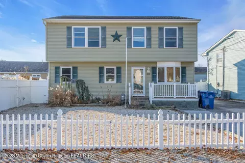 303 Kadlubeck Way, Little Egg Harbor, NJ 08087