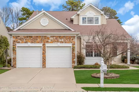 2 Ocean Grove Ln, Waretown, NJ 08758