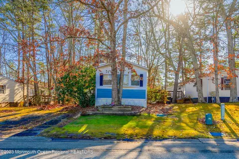 26 Gardenia Pl, Jackson, NJ 08527