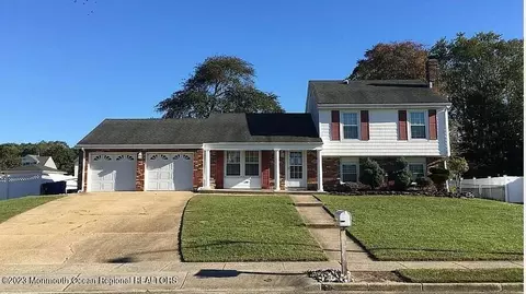 408 Cherbourg St, Toms River, NJ 08753