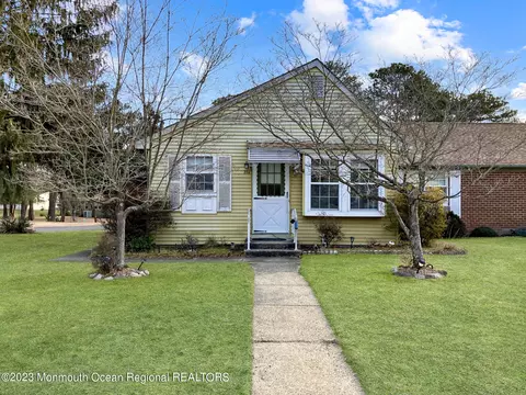 27 Stonybrook Rd # A, Whiting, NJ 08759