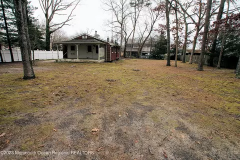 175 5th Ave, Little Egg Harbor, NJ 08087
