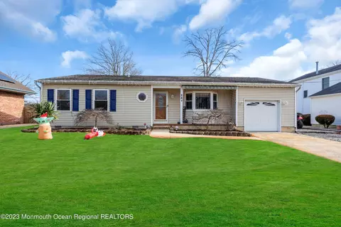 241 Birch Ln, Forked River, NJ 08731