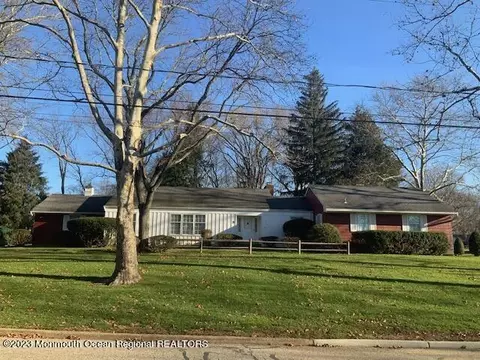 5 Donner St, Holmdel, NJ 07733