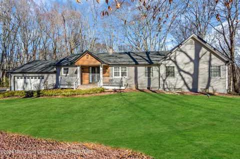 68 Reids Hill Rd, Morganville, NJ 07751