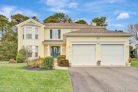 1811 Breakers Dr, Manahawkin, NJ 08050