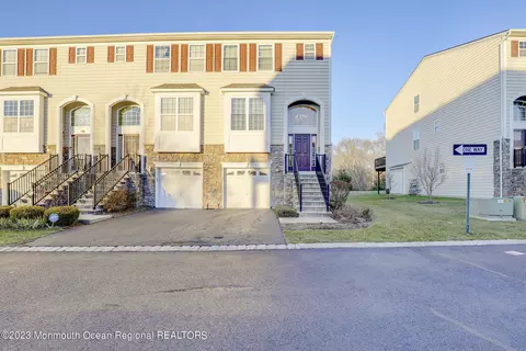 30 Daly Ct, Old Bridge, NJ 08857