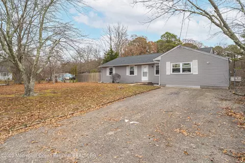 509 Ash Rd, Lanoka Harbor, NJ 08734