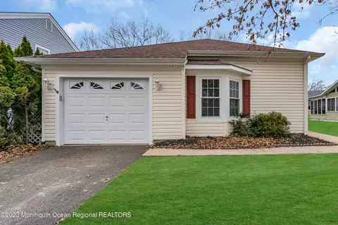 208 Pine Oak Blvd, Barnegat, NJ 08005