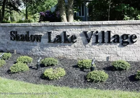 118 Lexington Ct, Red Bank, NJ 07701