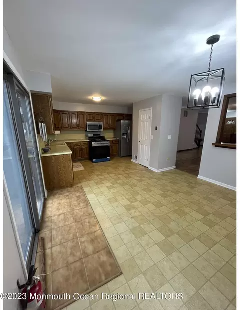 23 Pendleton Pl, Old Bridge, NJ 08857 photo 4