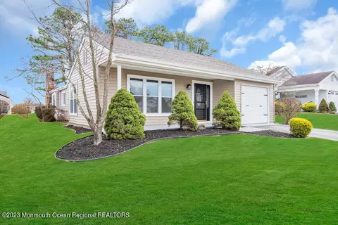 21 Appleby Pl, Manchester, NJ 08759