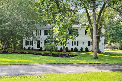 528 Woodview Rd, Toms River, NJ 08755