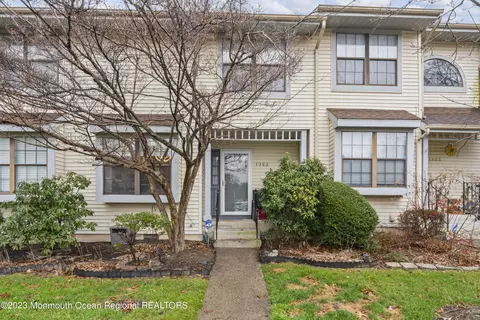 1302 Arlington Dr, Toms River, NJ 08755