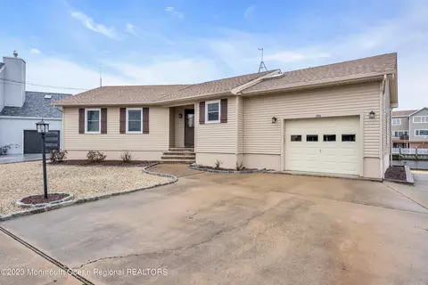1214 Ariel Dr, Forked River, NJ 08731